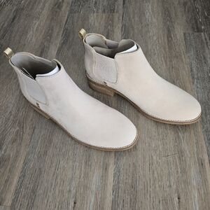 Sperry, size 9, ankle boots, ivory suede, never worn